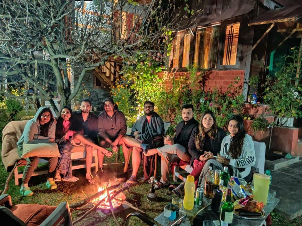 Ishan Log Huts-A Boutique Home Stay Banjār Esterno foto