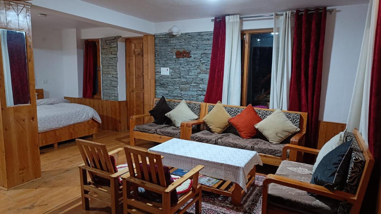 Ishan Log Huts-A Boutique Home Stay Banjār Esterno foto