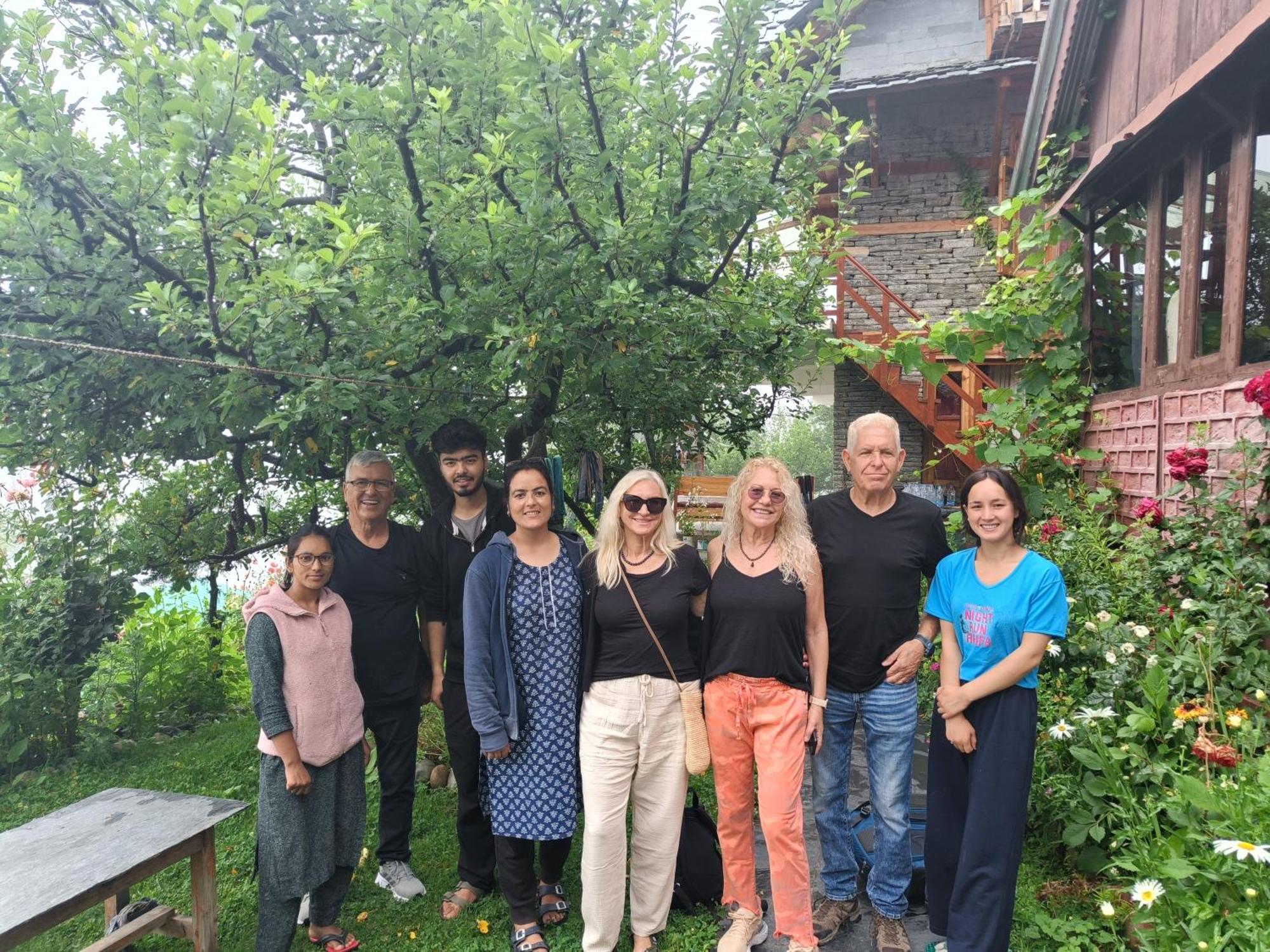 Ishan Log Huts-A Boutique Home Stay Banjār Esterno foto
