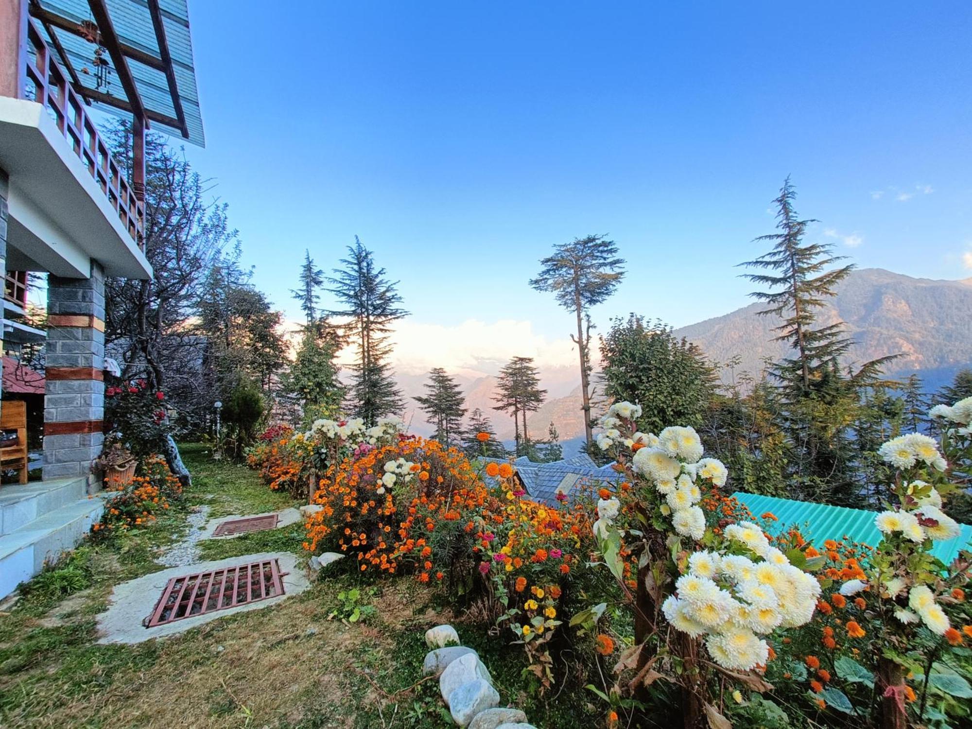 Ishan Log Huts-A Boutique Home Stay Banjār Esterno foto