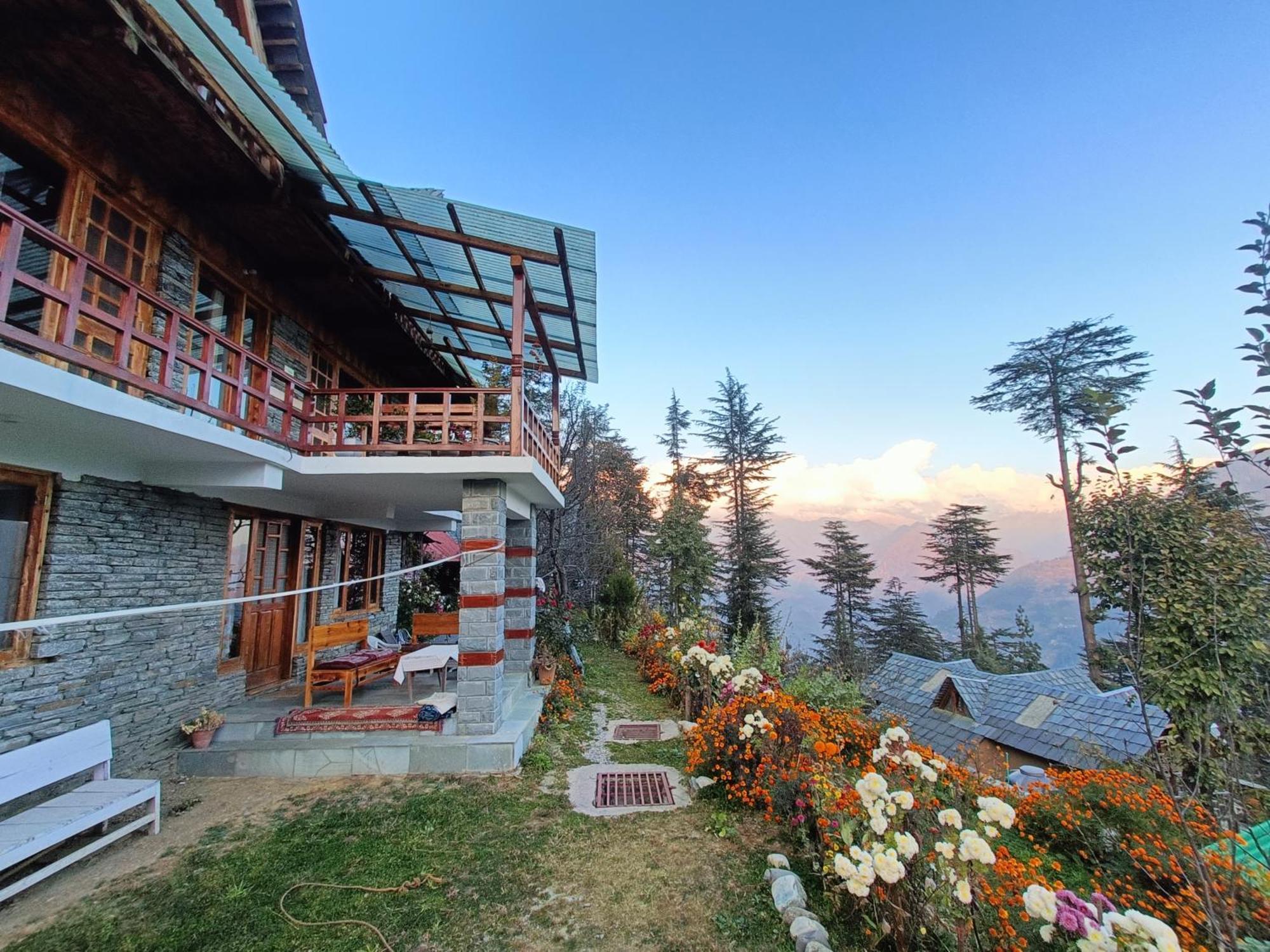 Ishan Log Huts-A Boutique Home Stay Banjār Esterno foto